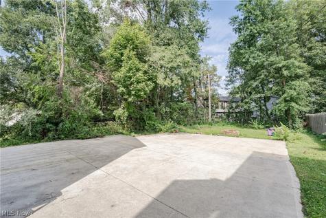 9913 Rosehill Avenue Cleveland OH 44104