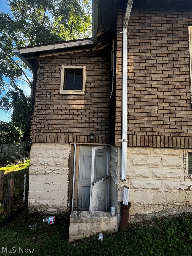 565 Paul Place Barberton OH 44203