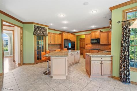 4328 Regal Drive Copley OH 44321