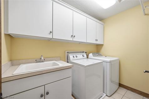 4328 Regal Drive Copley OH 44321