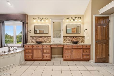 4328 Regal Drive Copley OH 44321