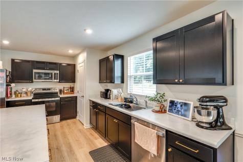 3690 Kirkham Drive Barberton OH 44203