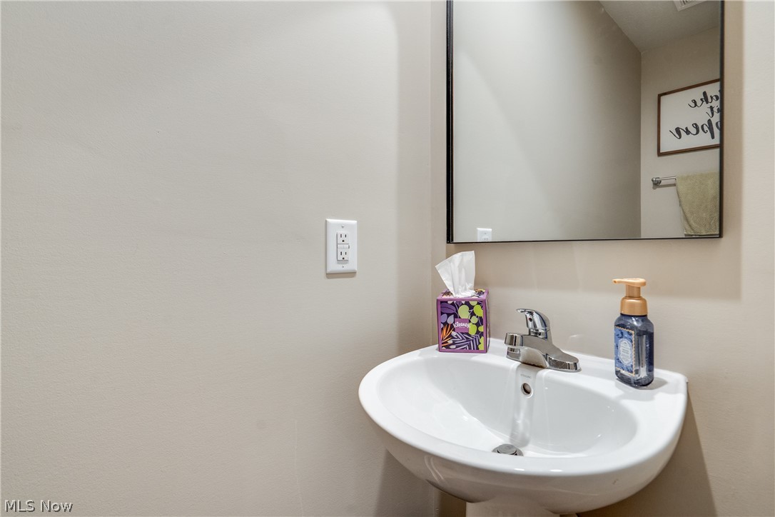 3690 Kirkham Drive Barberton OH 44203