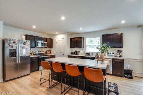 3690 Kirkham Drive Barberton OH 44203