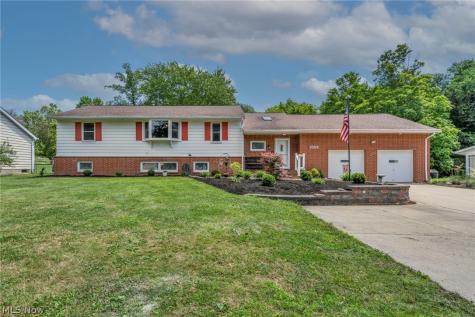 1553 S Carpenter Road S Brunswick OH 44212