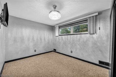 1553 S Carpenter Road S Brunswick OH 44212