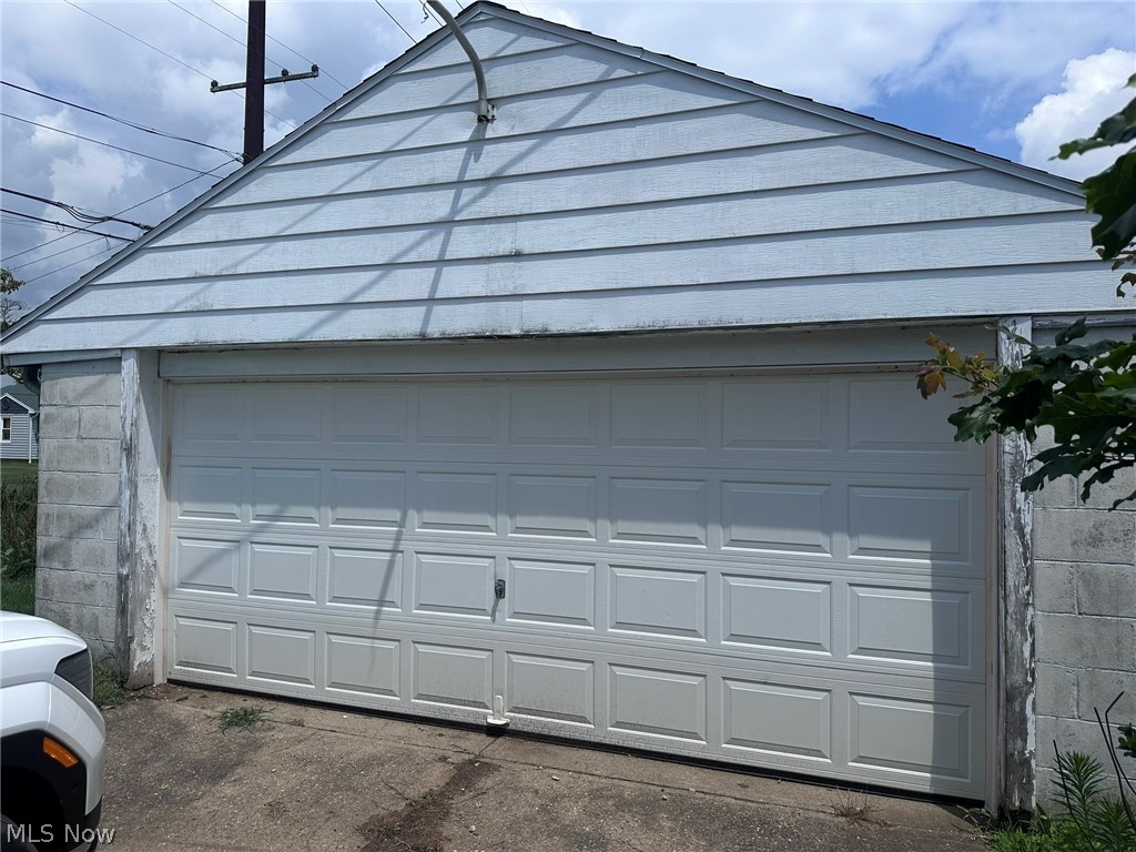 490 Oxford Avenue Newcomerstown OH 43832