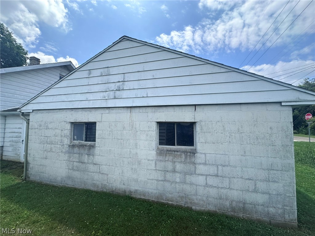 490 Oxford Avenue Newcomerstown OH 43832