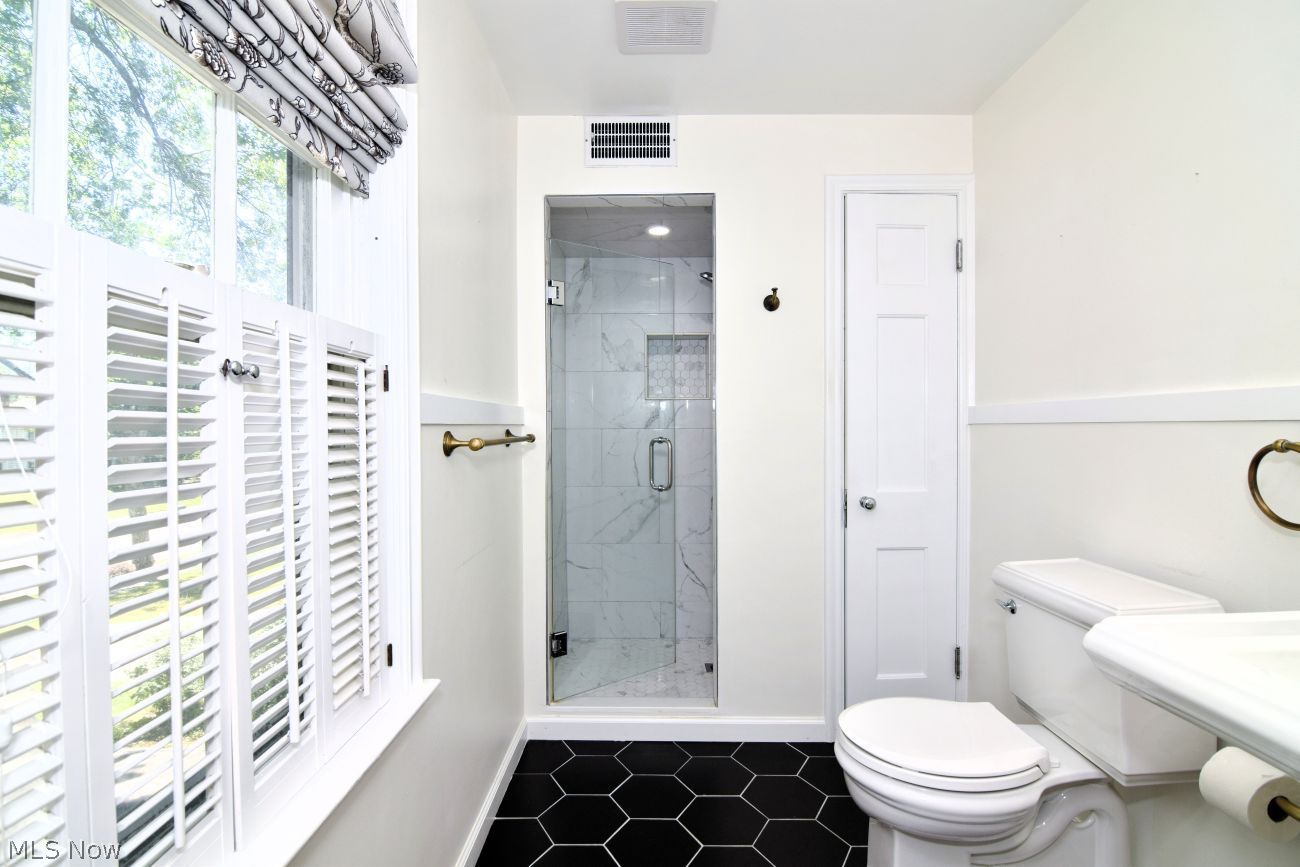 1531 Kew Road Cleveland Heights OH 44118
