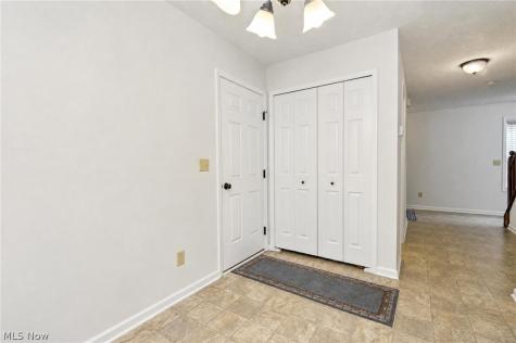 29116 Pembrooke Boulevard Olmsted Twp OH 44138