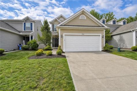 29116 Pembrooke Boulevard Olmsted Twp OH 44138