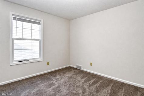 29116 Pembrooke Boulevard Olmsted Twp OH 44138