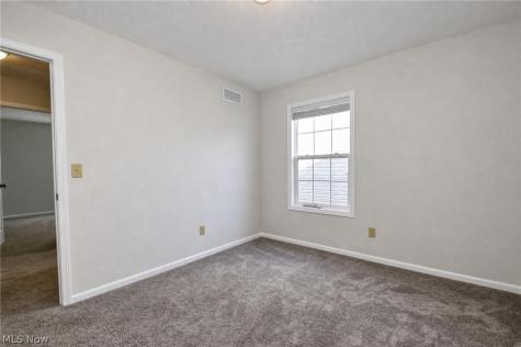 29116 Pembrooke Boulevard Olmsted Twp OH 44138