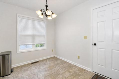 29116 Pembrooke Boulevard Olmsted Twp OH 44138