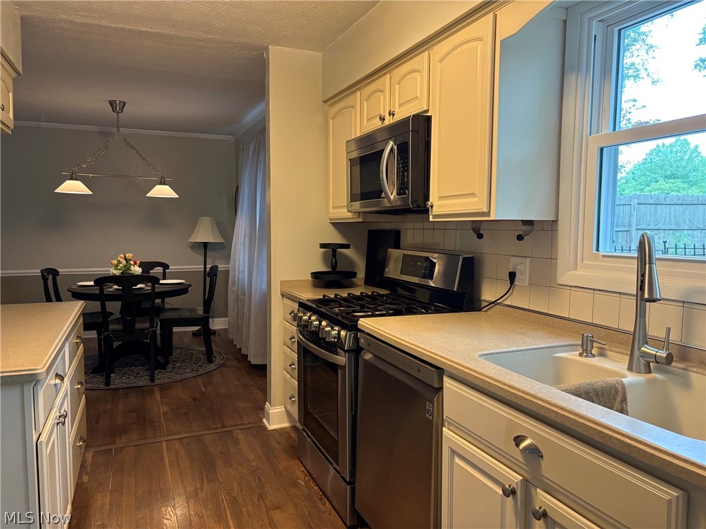 2457 Greenhaven Drive Akron OH 44333