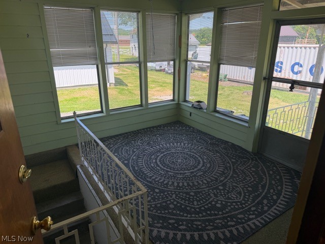 1525 Roanoke Avenue Uhrichsville OH 44683