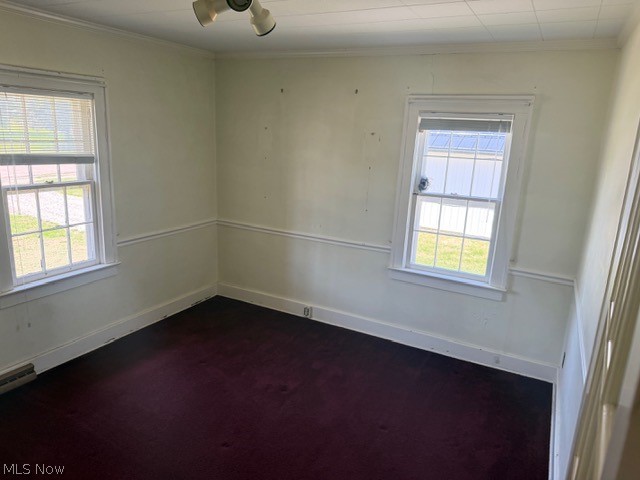 1525 Roanoke Avenue Uhrichsville OH 44683