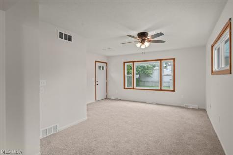 21790 Kennison Avenue Euclid OH 44123