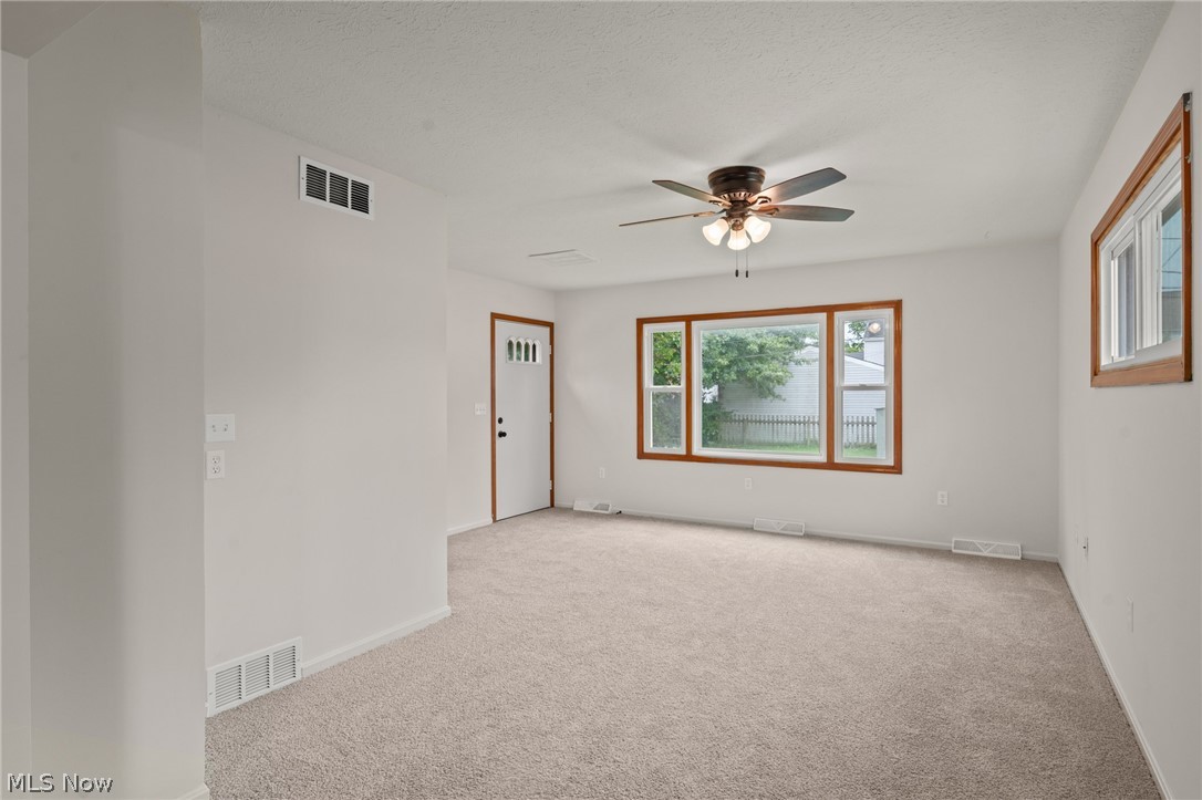 21790 Kennison Avenue Euclid OH 44123