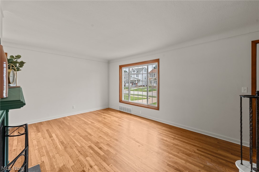 21790 Kennison Avenue Euclid OH 44123