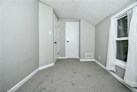 542 Montgomery Street Akron OH 44305