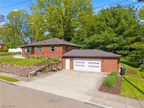 330 Tuscarawas Street NE Navarre OH 44662