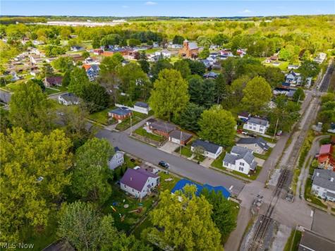 330 Tuscarawas Street NE Navarre OH 44662
