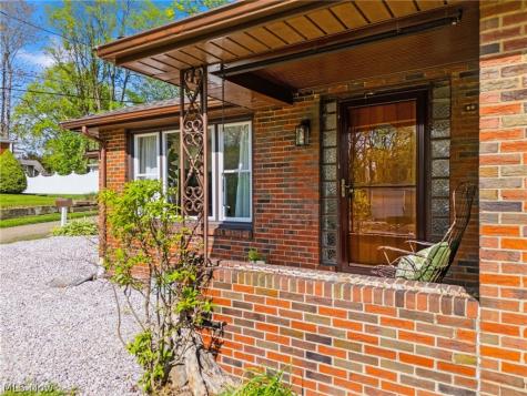 330 Tuscarawas Street NE Navarre OH 44662