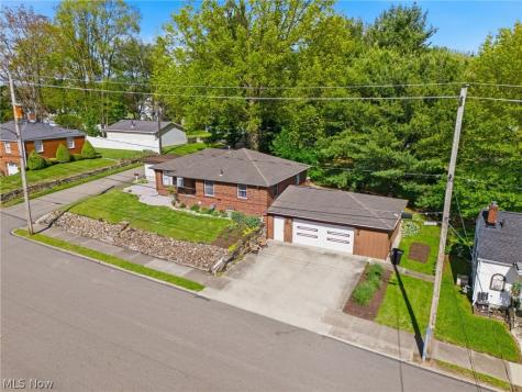 330 Tuscarawas Street NE Navarre OH 44662