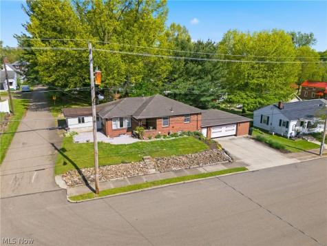 330 Tuscarawas Street NE Navarre OH 44662