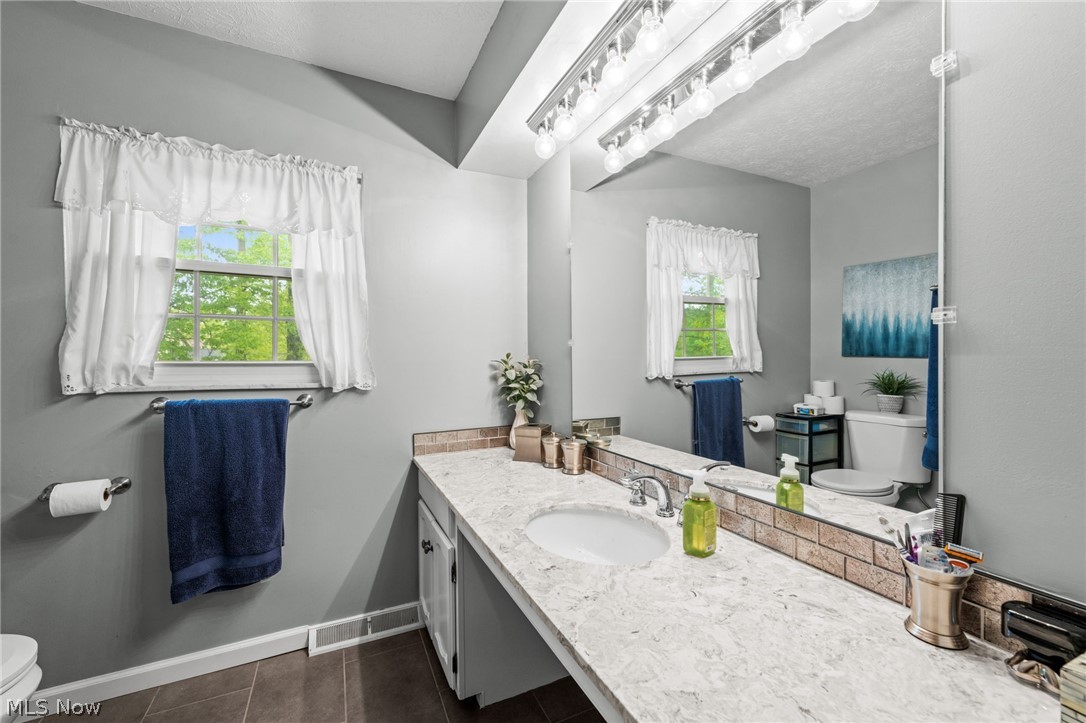 1697 Holdens Arbor Run Westlake OH 44145