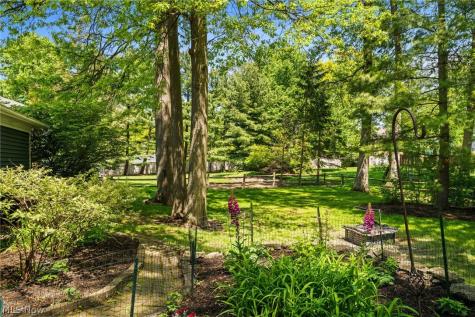 1697 Holdens Arbor Run Westlake OH 44145