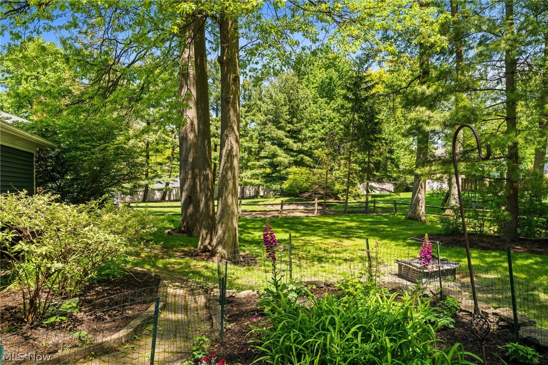 1697 Holdens Arbor Run Westlake OH 44145