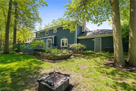1697 Holdens Arbor Run Westlake OH 44145