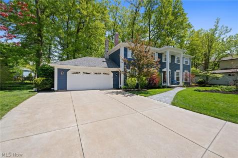 1697 Holdens Arbor Run Westlake OH 44145