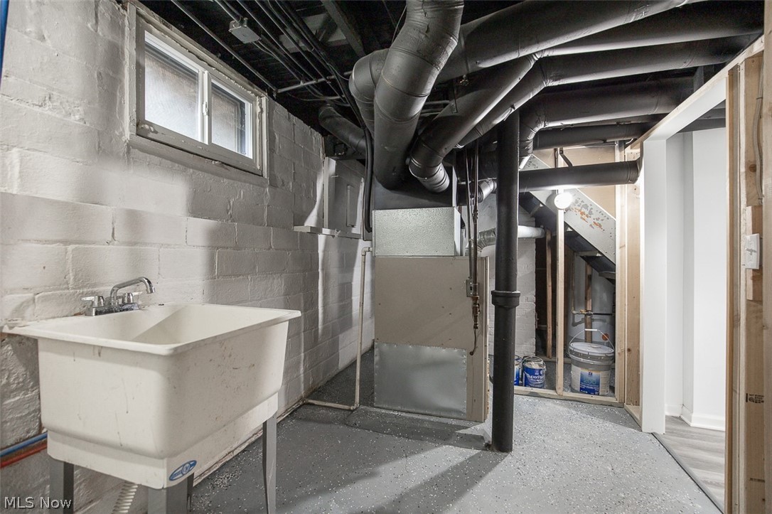 4940 E 106th Street Garfield Heights OH 44125