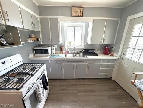 274 Bon Air Avenue Elyria OH 44035