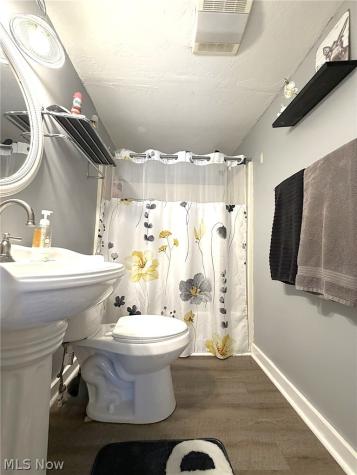 274 Bon Air Avenue Elyria OH 44035