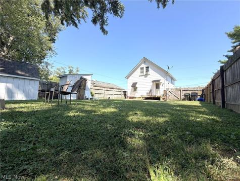 274 Bon Air Avenue Elyria OH 44035