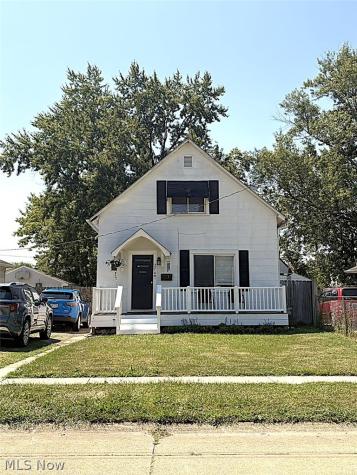 274 Bon Air Avenue Elyria OH 44035