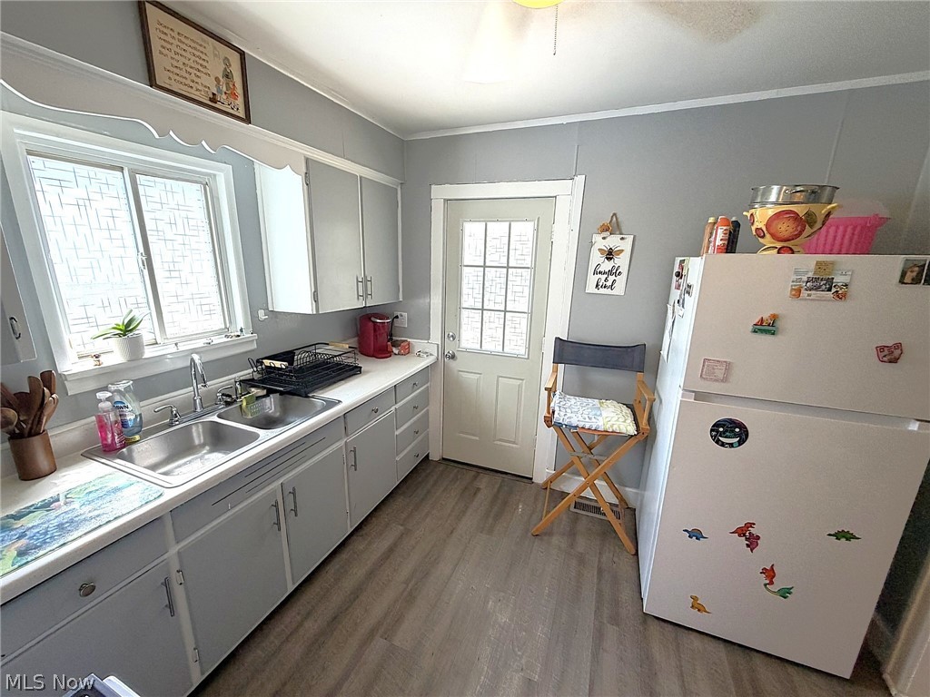 274 Bon Air Avenue Elyria OH 44035