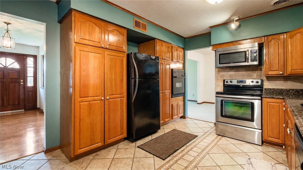 2695 Ash Meadows Boulevard Zanesville OH 43701