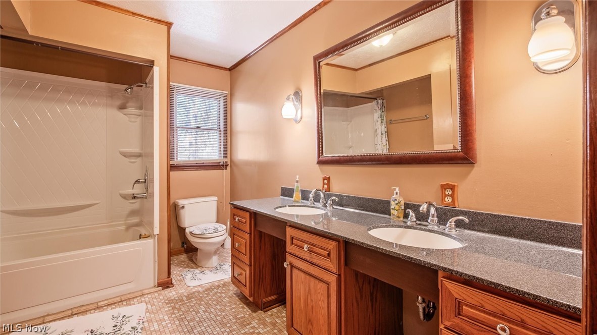 2695 Ash Meadows Boulevard Zanesville OH 43701