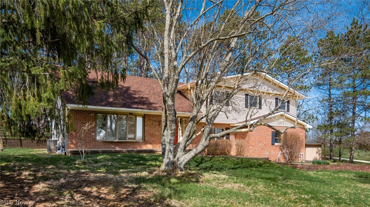 2695 Ash Meadows Boulevard Zanesville OH 43701