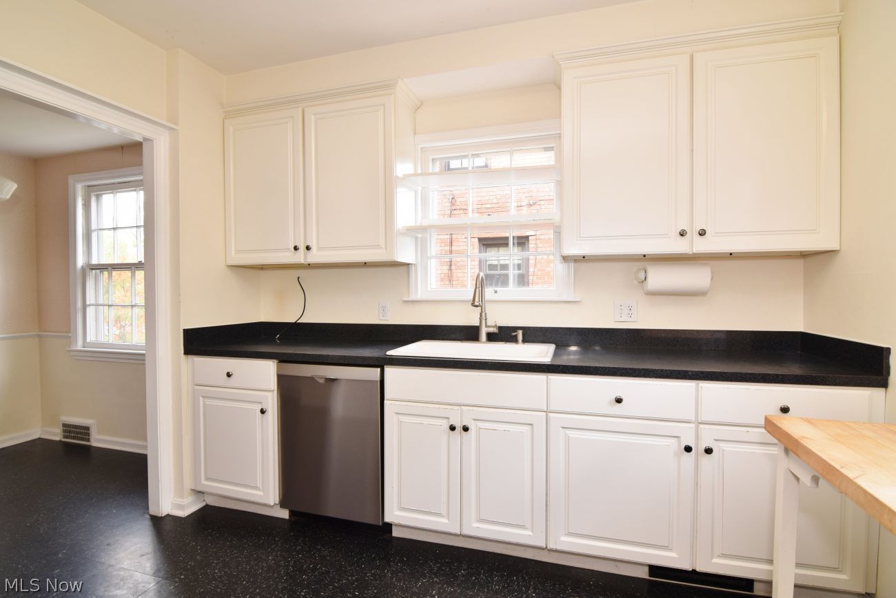 19407 Lomond Boulevard Shaker Heights OH 44122