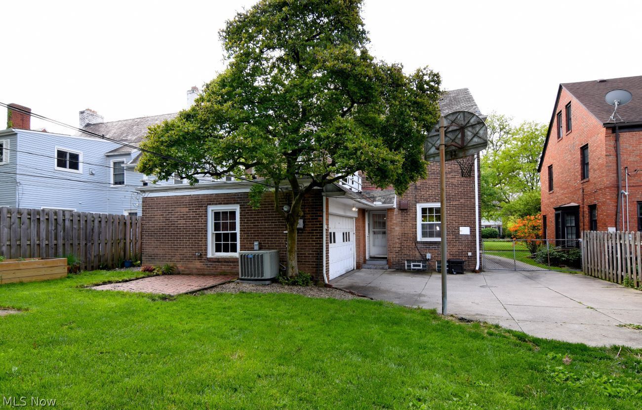 19407 Lomond Boulevard Shaker Heights OH 44122