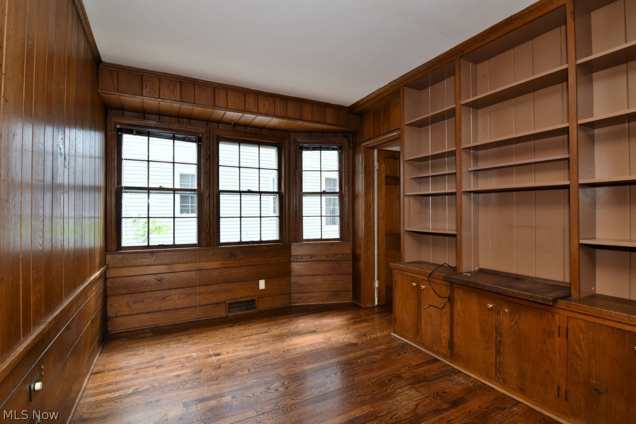 19407 Lomond Boulevard Shaker Heights OH 44122