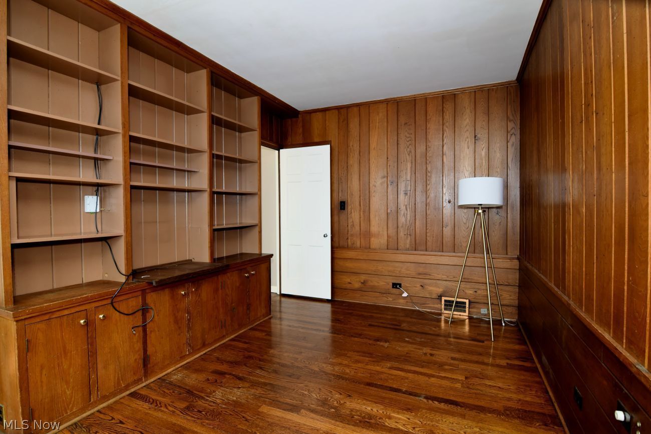 19407 Lomond Boulevard Shaker Heights OH 44122