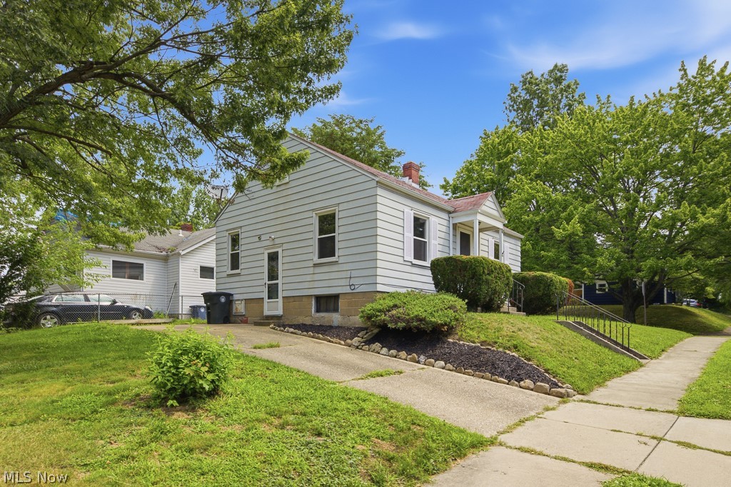 838 Kickapoo Avenue Akron OH 44305