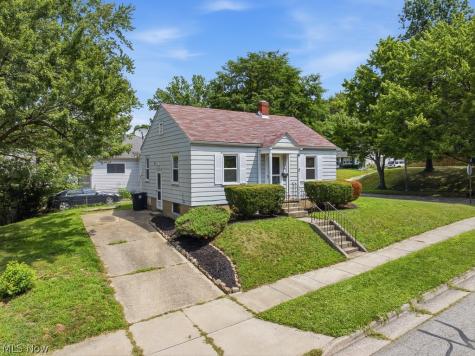 838 Kickapoo Avenue Akron OH 44305